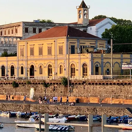 Neapolis Bay * Portici